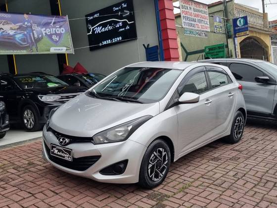 HYUNDAI HB20 1.6 COMFORT PLUS 16V FLEX 4P MANUAL HYUNDAI HB20 1.6 COMFORT PLUS 16V FLEX 4P MANUAL